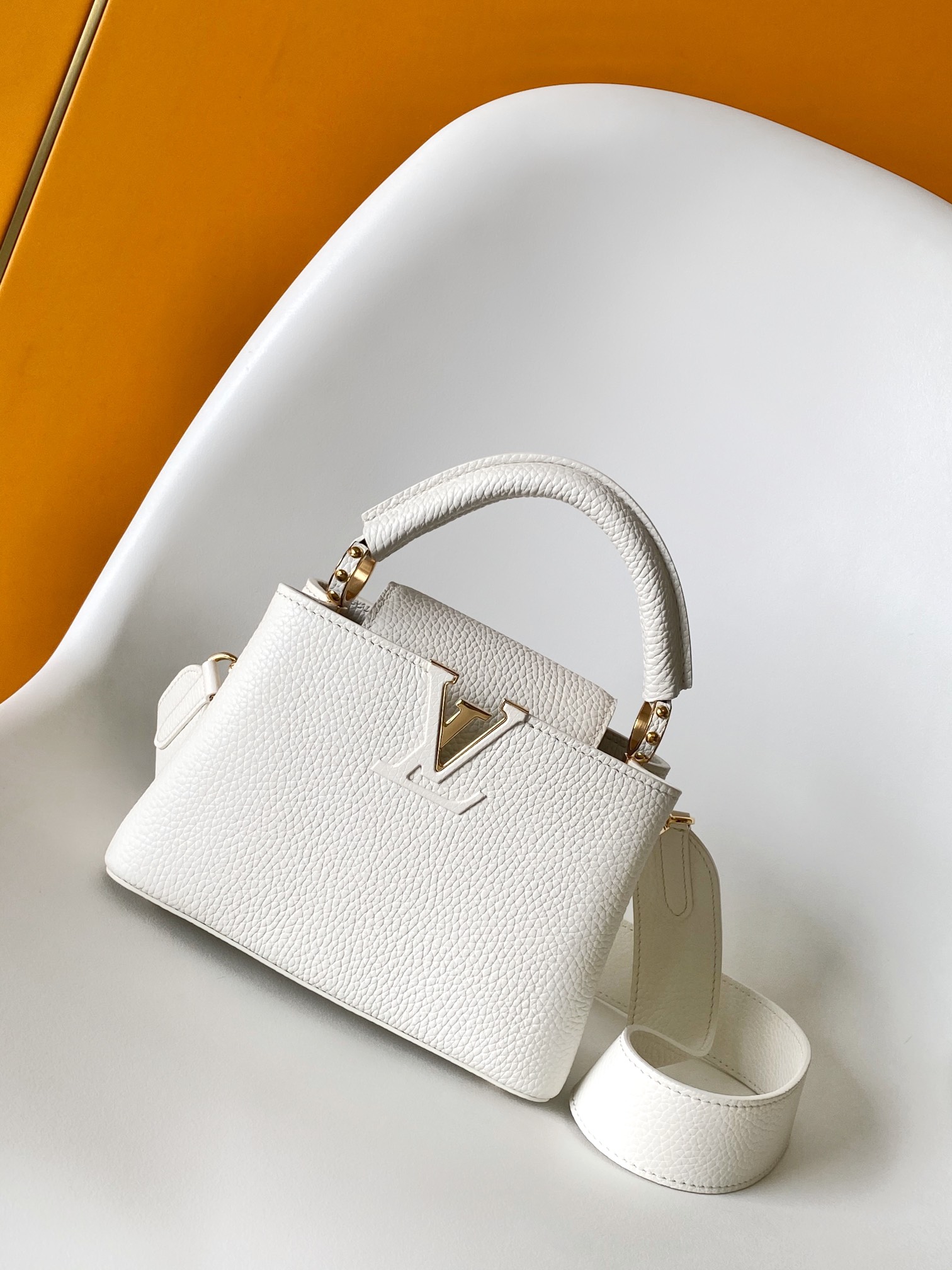 Louis Vuitton Capucines BB M23456 White